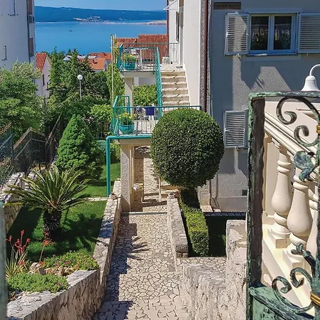 3 Bedroom Gorgeous In Apartament Dramalj