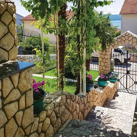 3 Bedroom Gorgeous In Apartman Dramalj