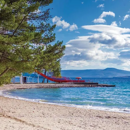 Gorgeous In Apartment *