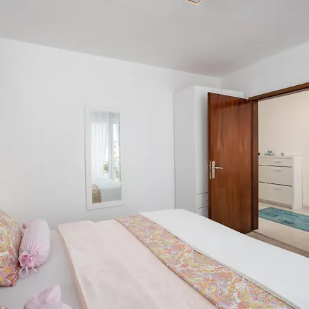 3 Bedroom Gorgeous In Apartman